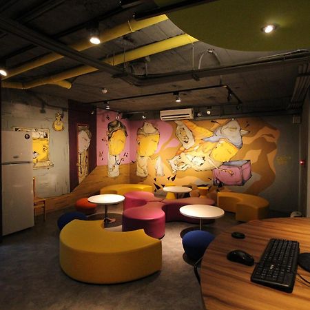 Backpackers Hostel - Ximen Taipei Esterno foto