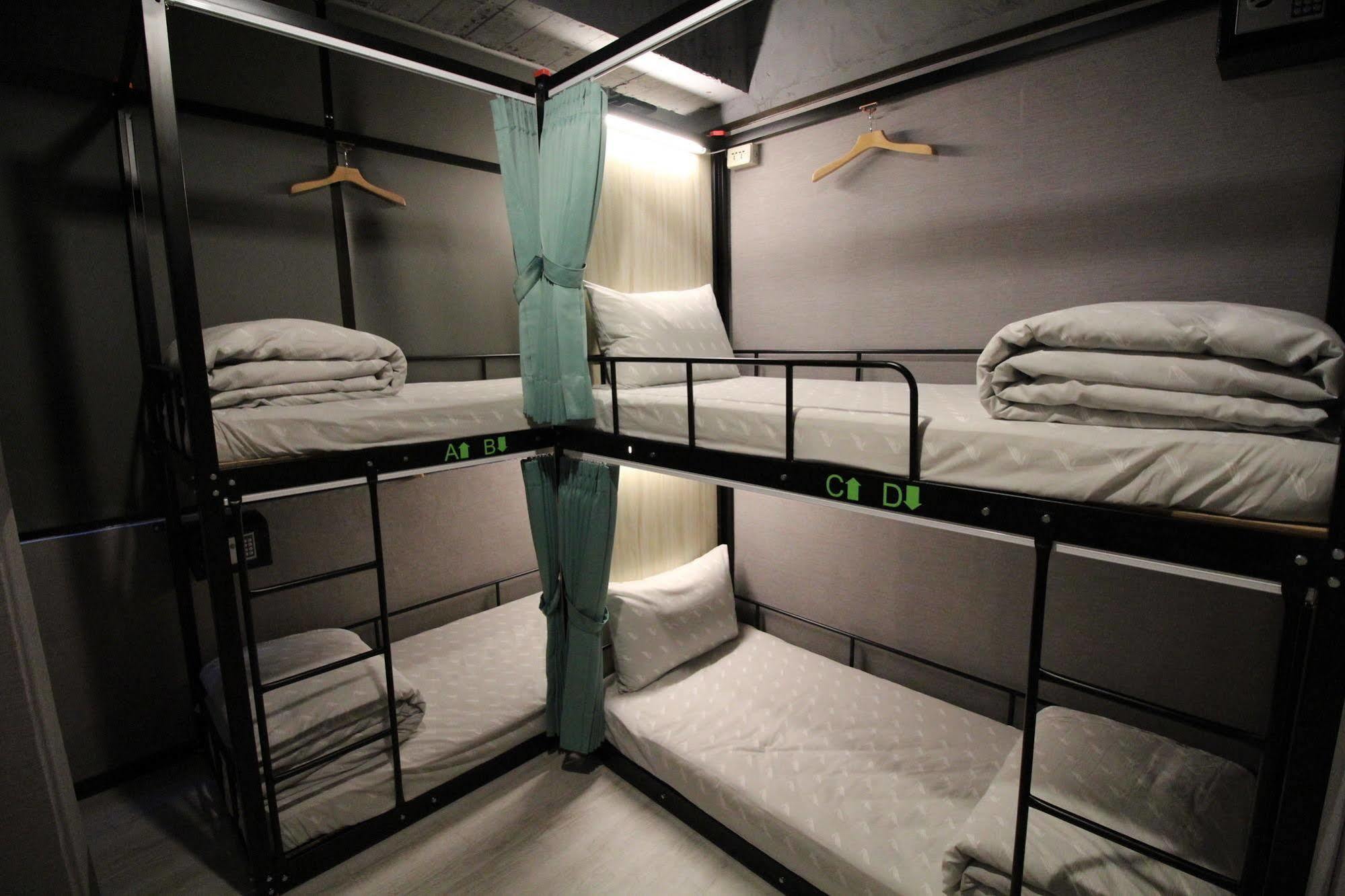Backpackers Hostel - Ximen Taipei Esterno foto