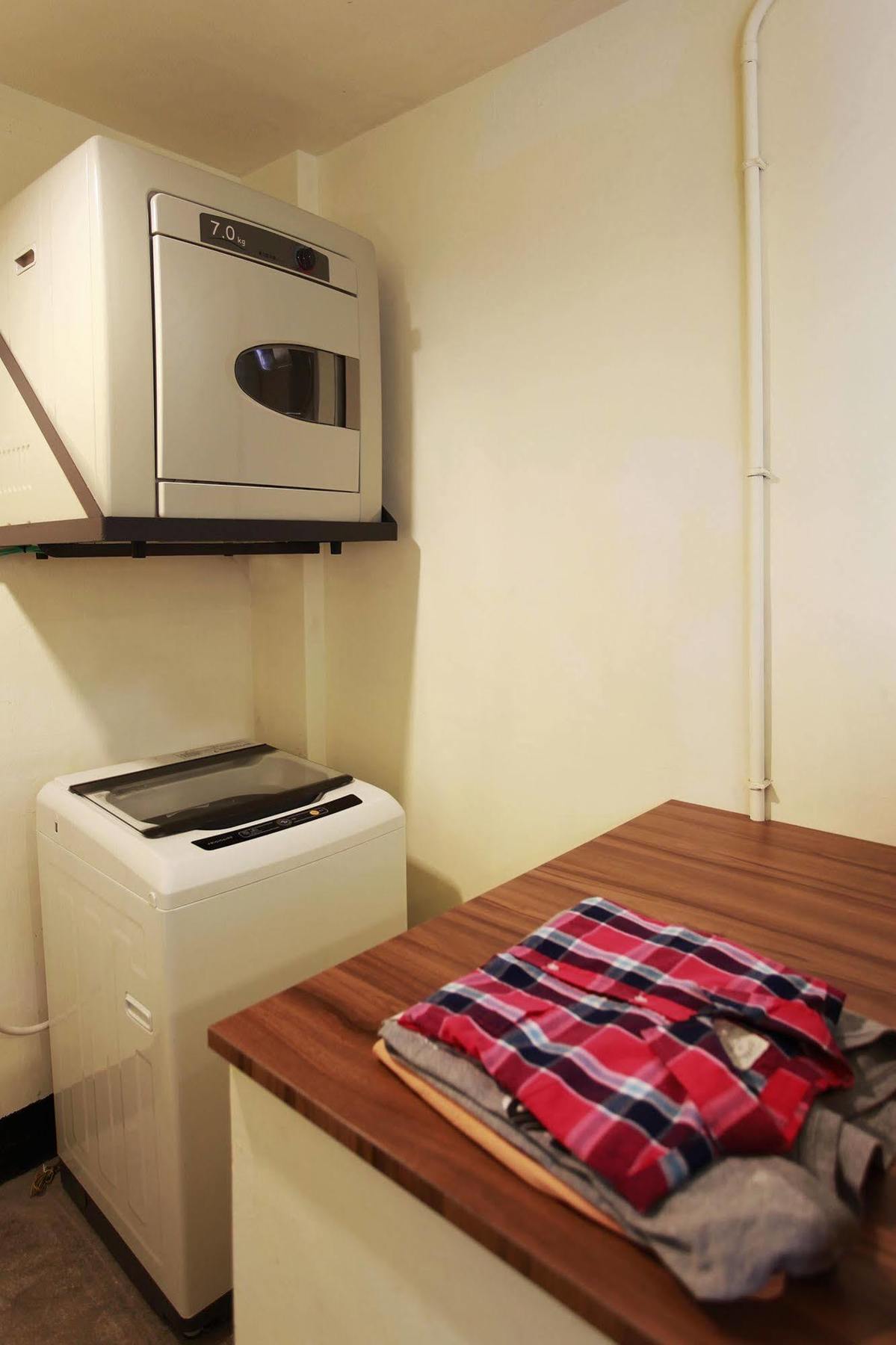 Backpackers Hostel - Ximen Taipei Esterno foto