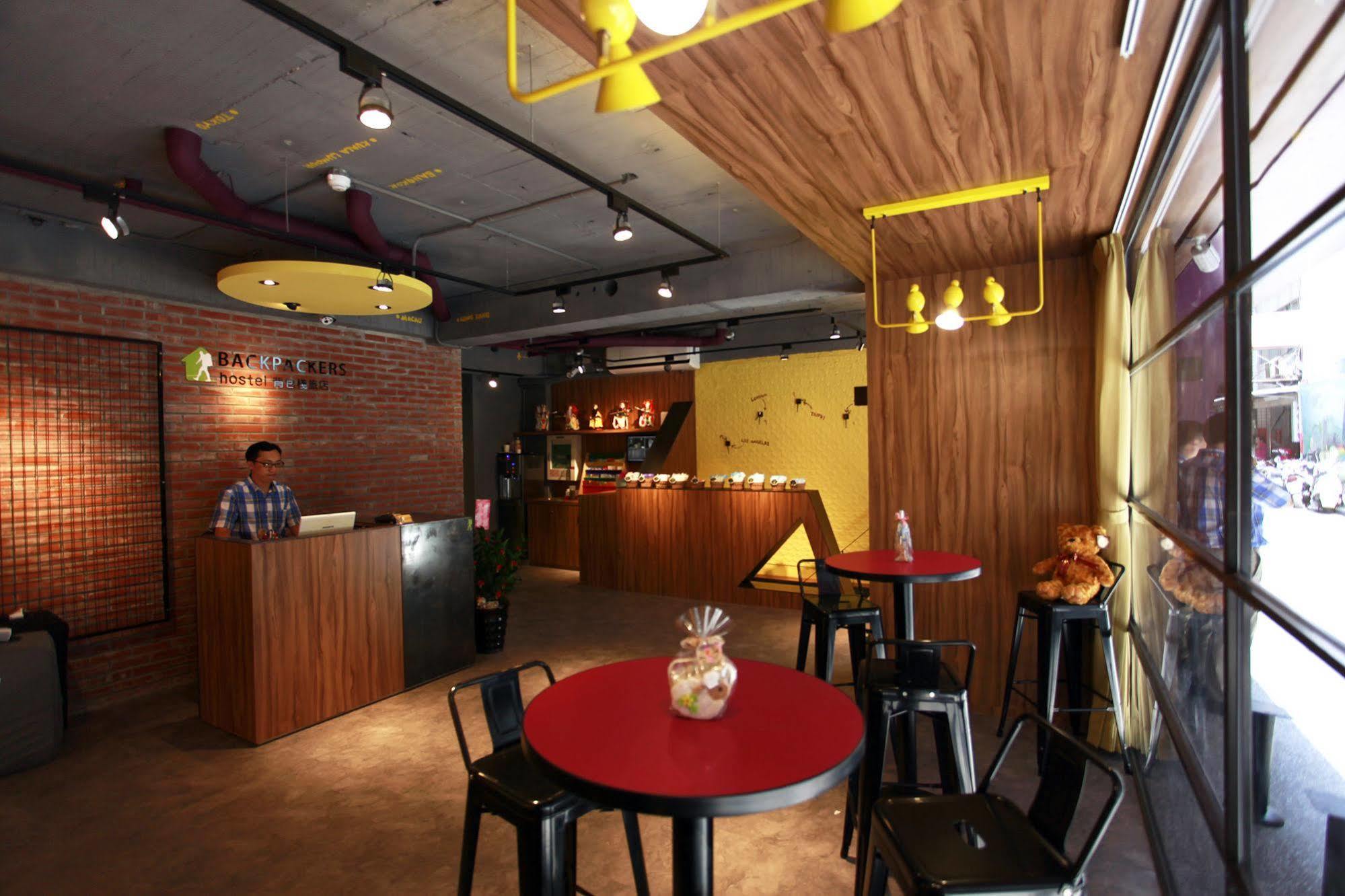 Backpackers Hostel - Ximen Taipei Esterno foto