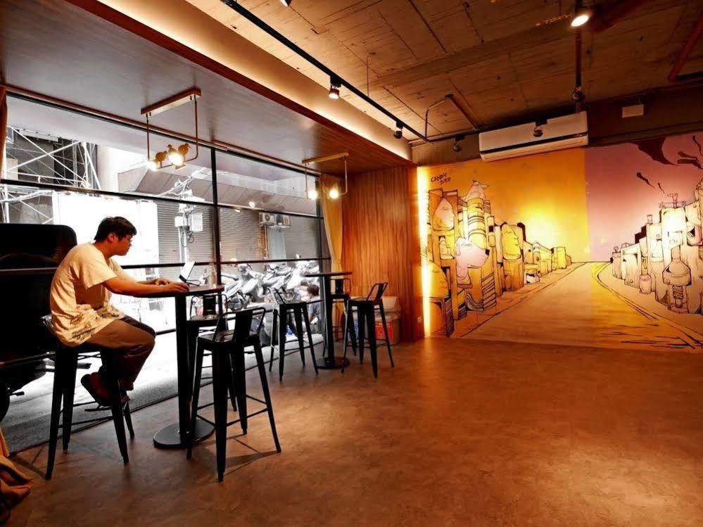 Backpackers Hostel - Ximen Taipei Esterno foto